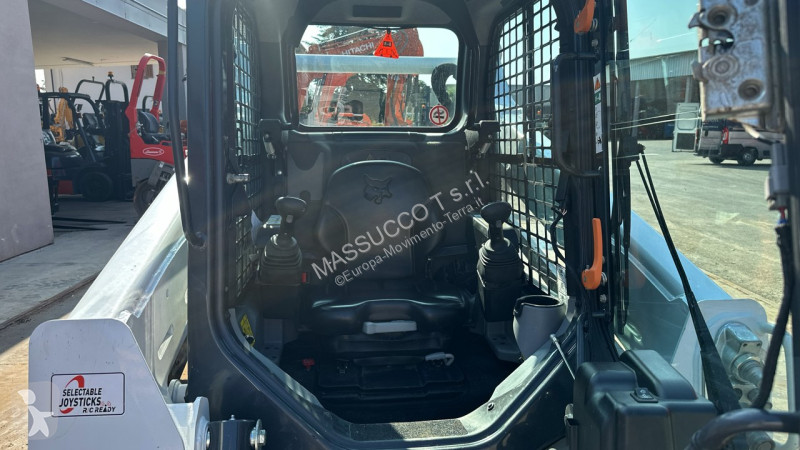 Lopatový nakládač Bobcat T590