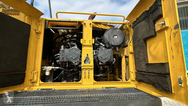 Rýpadlo Komatsu PC700 LC8E0