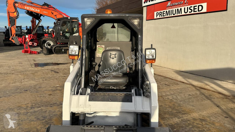 Lopatový nakládač Bobcat S100 4X4