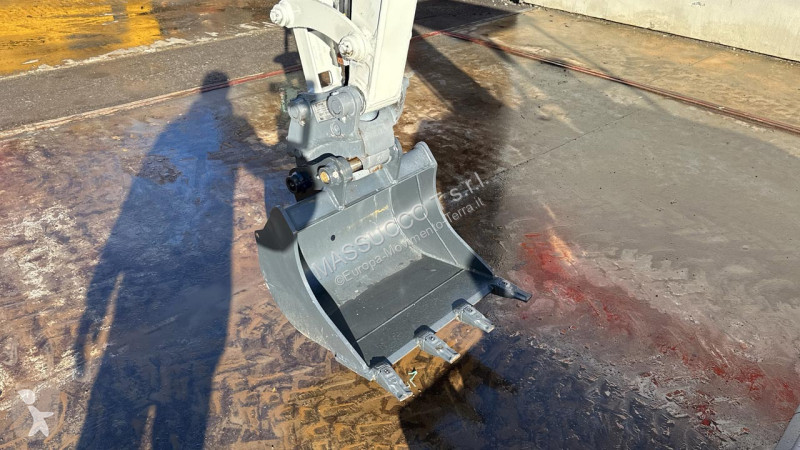 Rýpadlo Takeuchi TB225