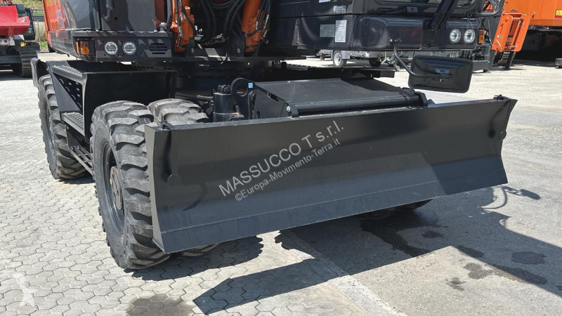Rýpadlo Hitachi