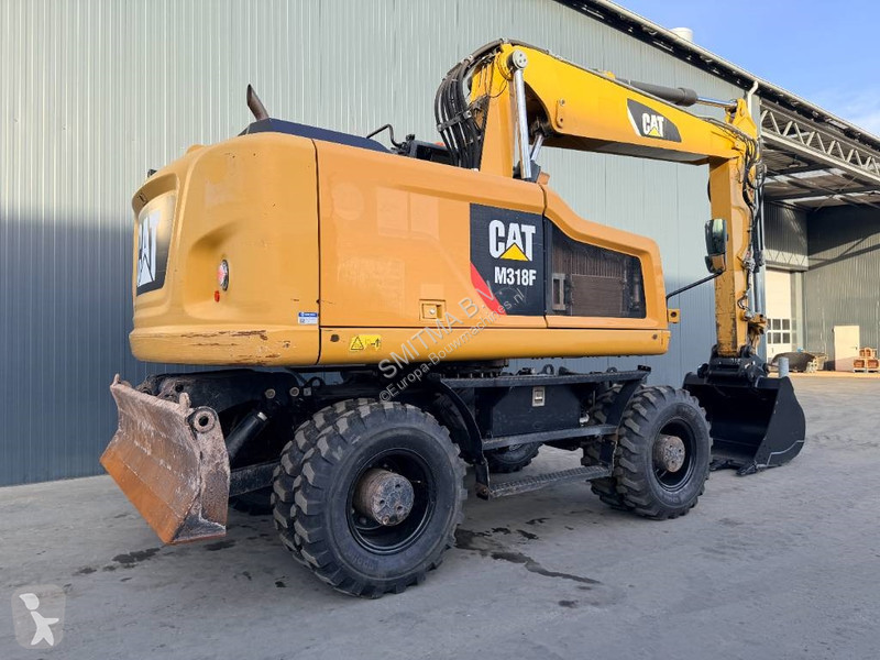 جرافة Caterpillar F