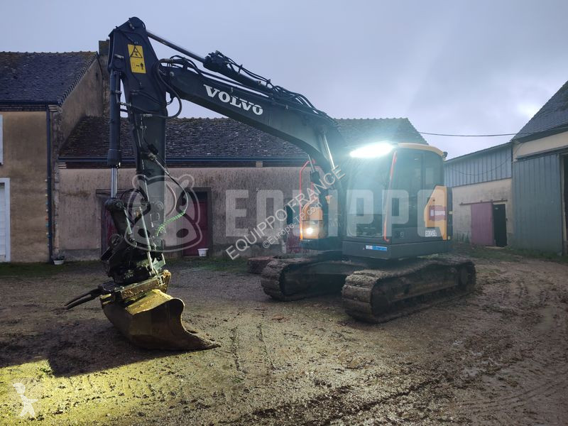 Escavatore Volvo ECR145EL with Steelwrist...