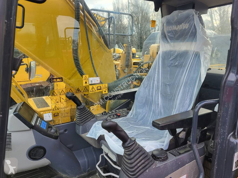 جرافة Komatsu 11