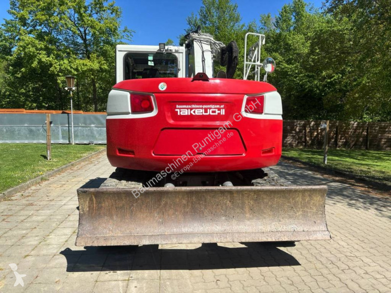 جرافة Takeuchi 2150