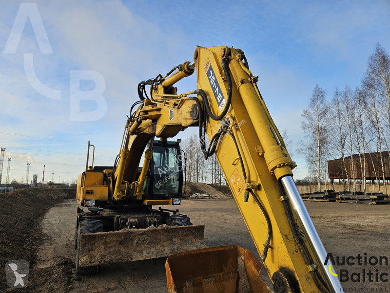 جرافة JCB