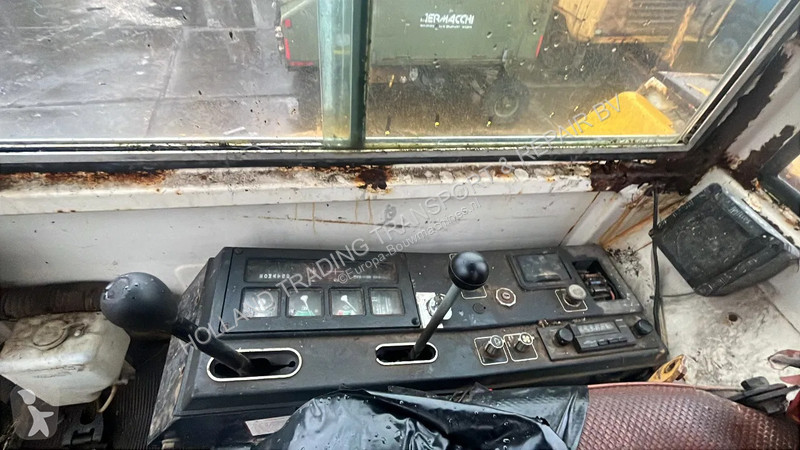 Rýpadlo Komatsu PW30-1 wielgraaf machine