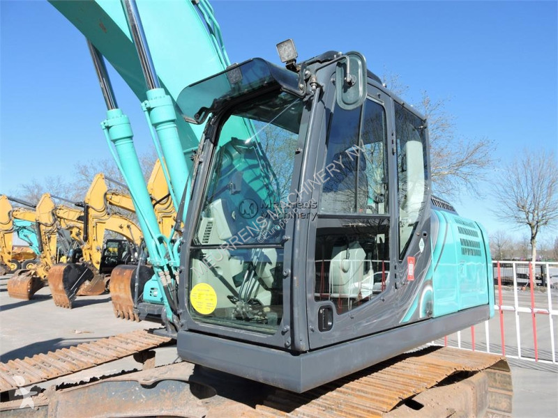 جرافة Kobelco SK210
