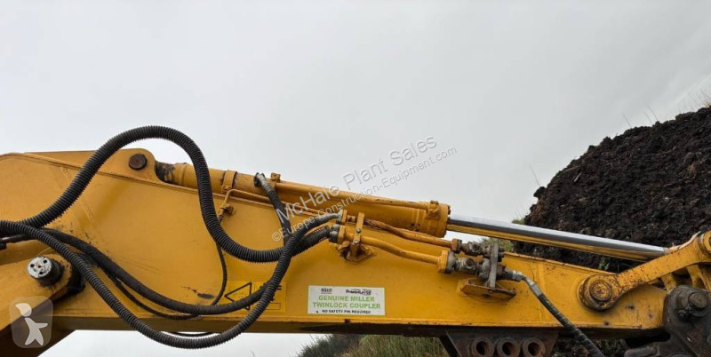 جرافة Komatsu LC-11