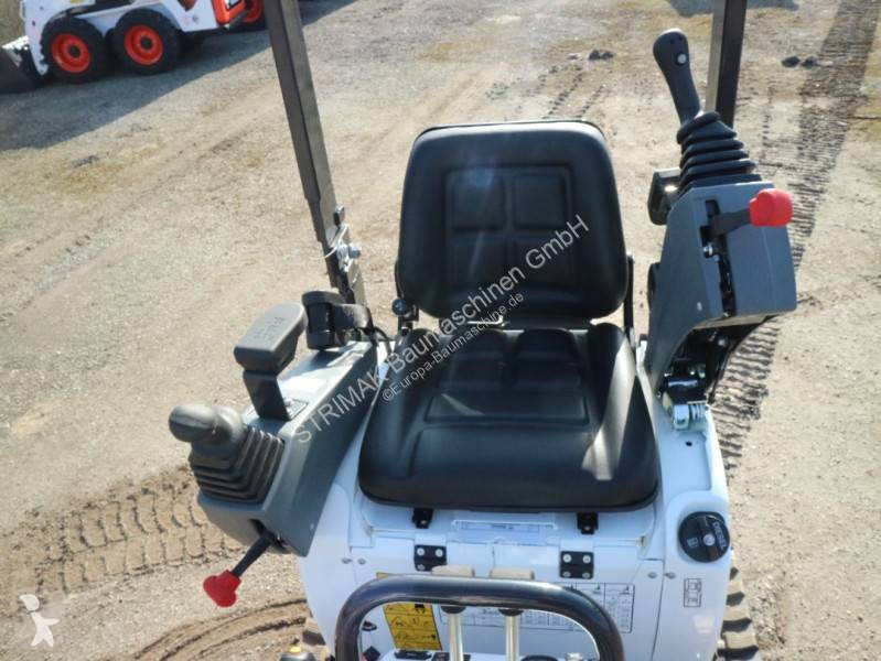 Lopatový nakládač Bobcat E 10z