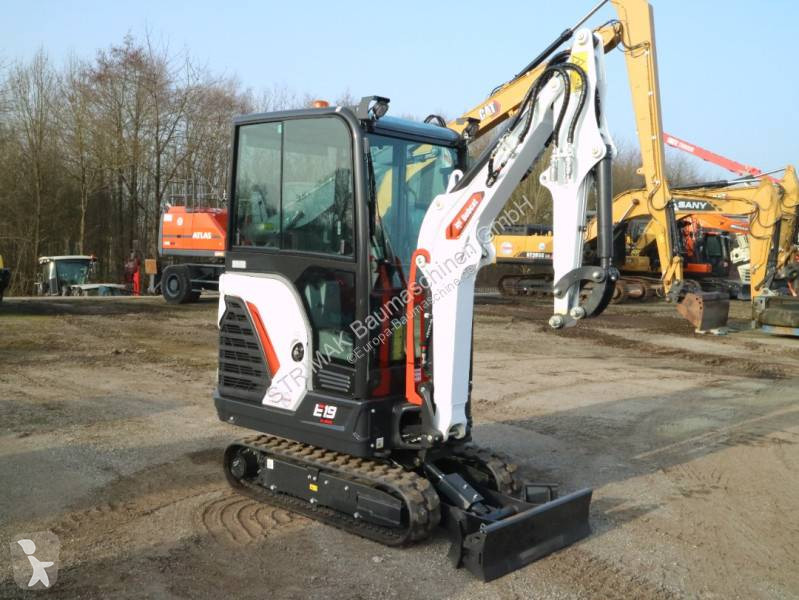 Lopatový nakládač Bobcat E19 R2