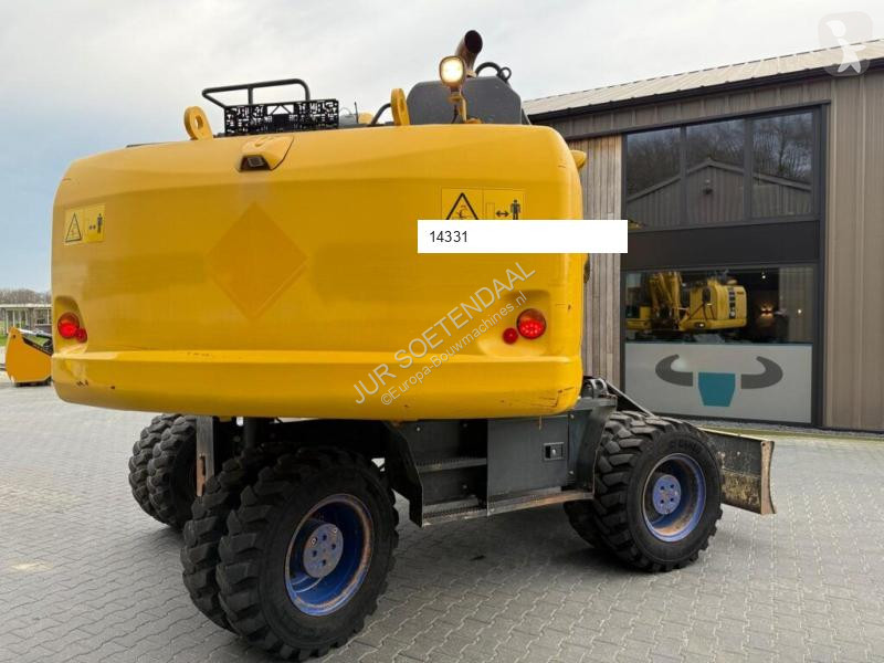 جرافة Komatsu 10