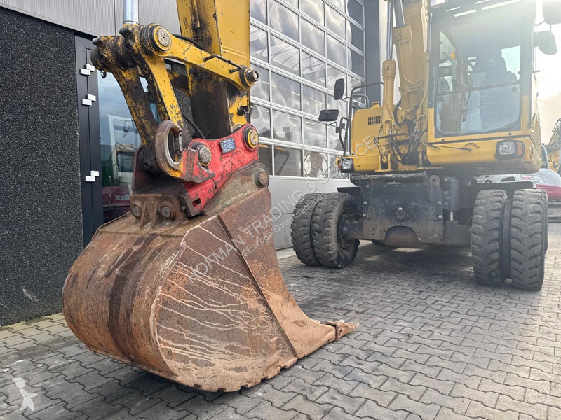 جرافة Komatsu