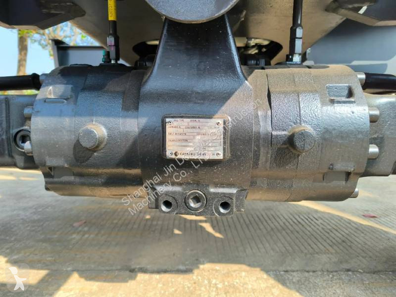 Lopatový nakládač Develon DX60W ECO