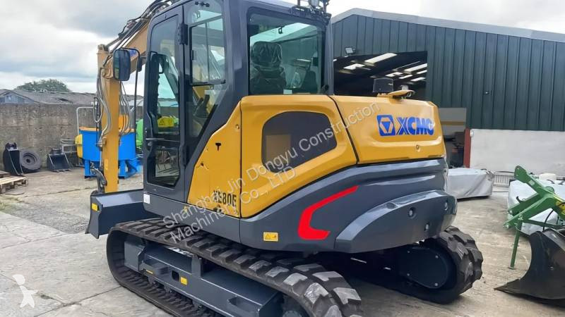 جرافة XCMG XE80E