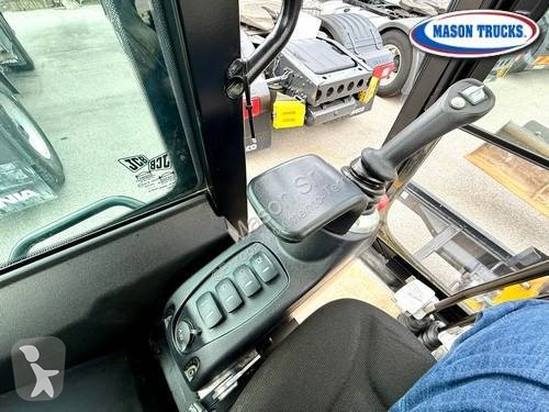 Lopatový nakládač JCB 8029 CTS