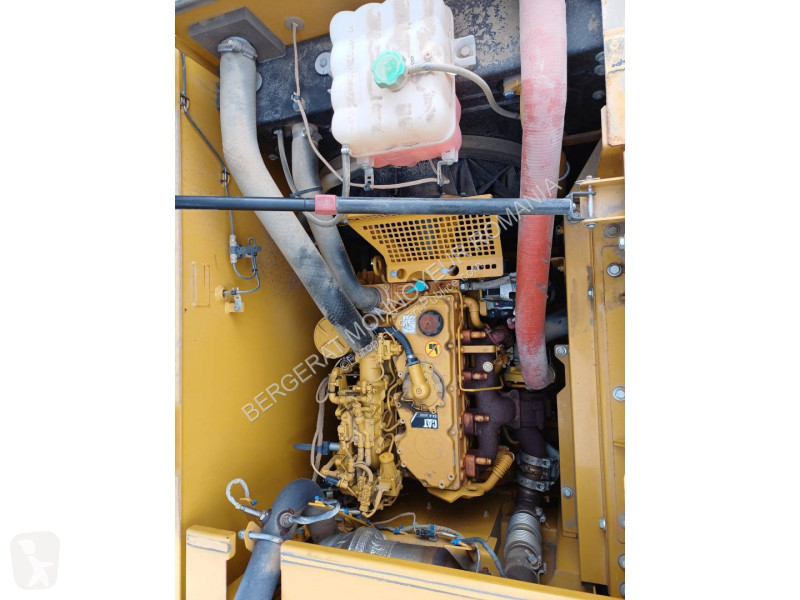 Excavator Caterpillar 318FL