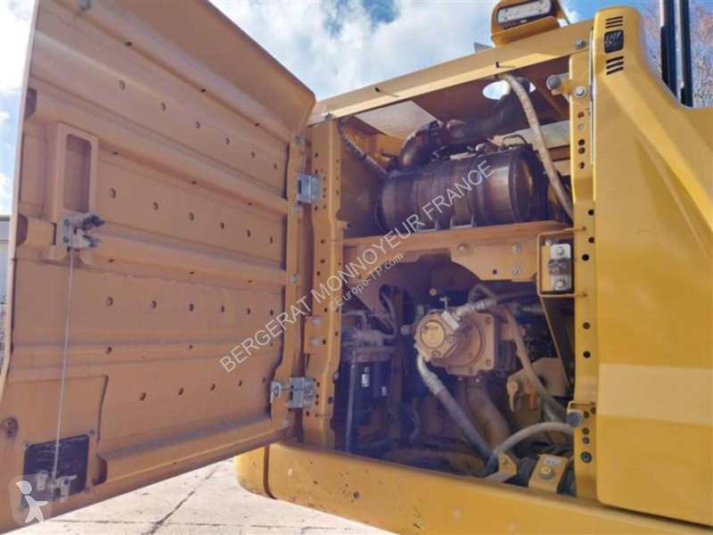 Rýpadlo Caterpillar 323