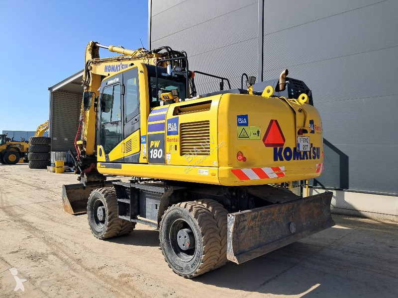 جرافة Komatsu 11E0