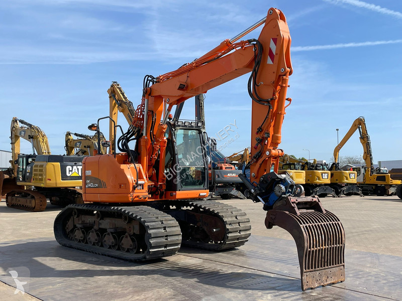 جرافة Doosan