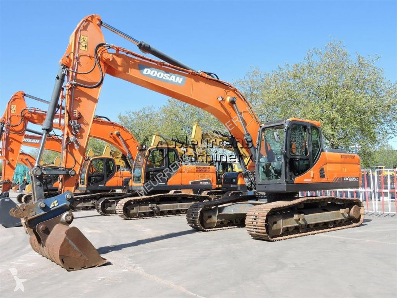 جرافة Doosan