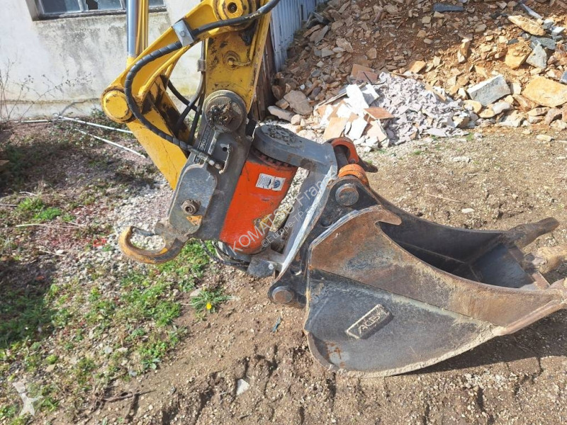 جرافة Komatsu PW98MR-11E0