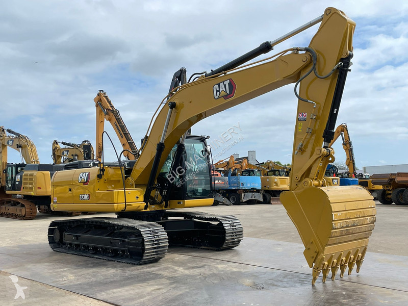 جرافة Caterpillar 3