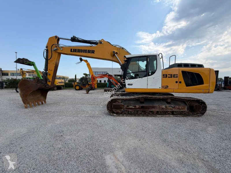 جرافة Liebherr R936 NLC