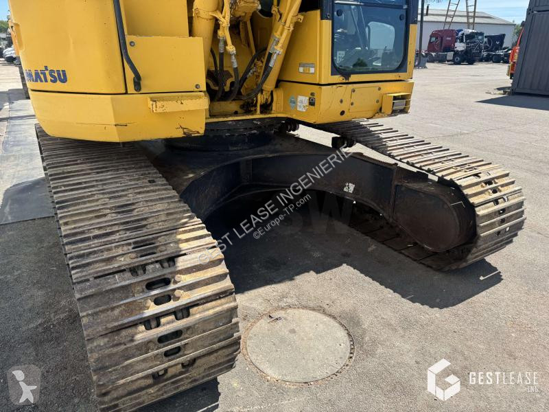 جرافة Komatsu 8
