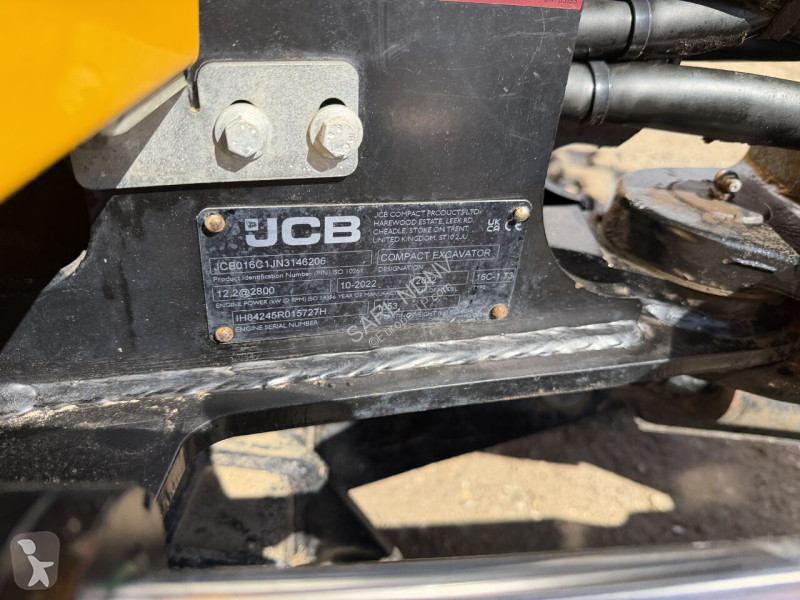 جرافة JCB
