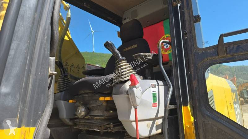جرافة Komatsu