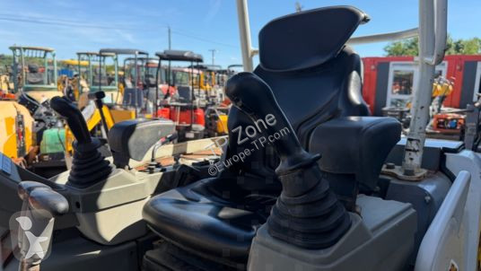 جرافة Takeuchi tb225 voies variables à 23 900 € ht