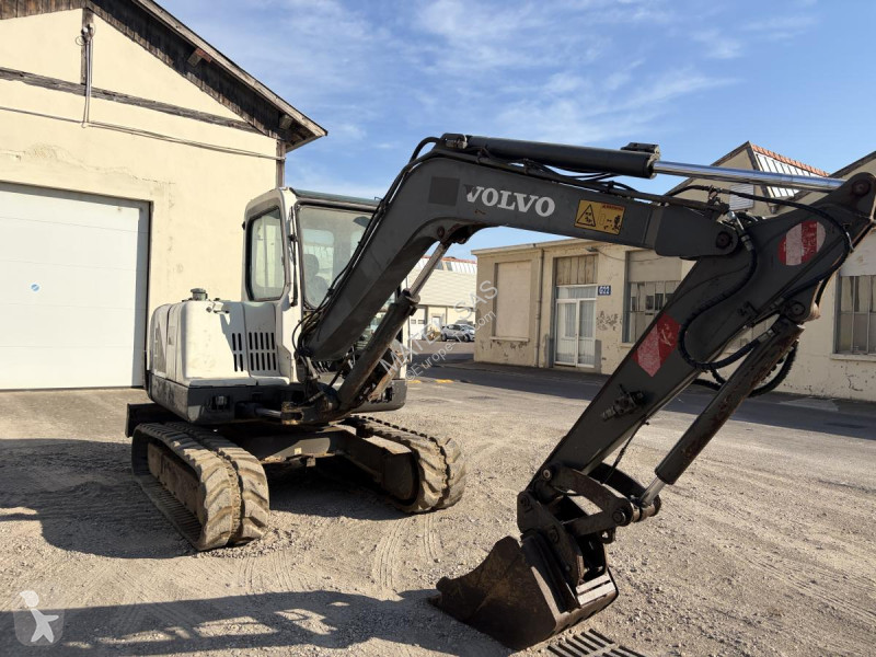 جرافة Volvo EC55