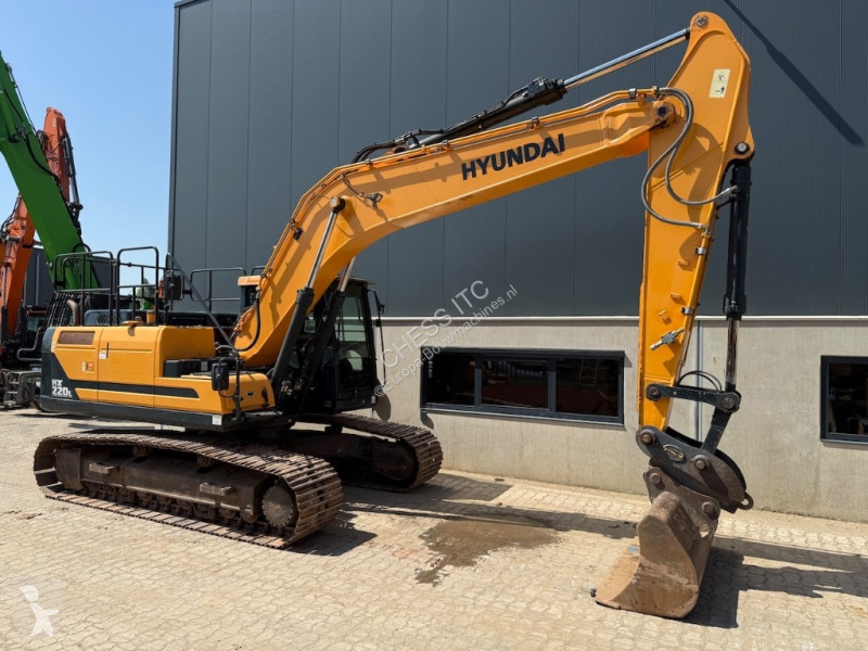 جرافة Hyundai HX 220 L - L - HX 220