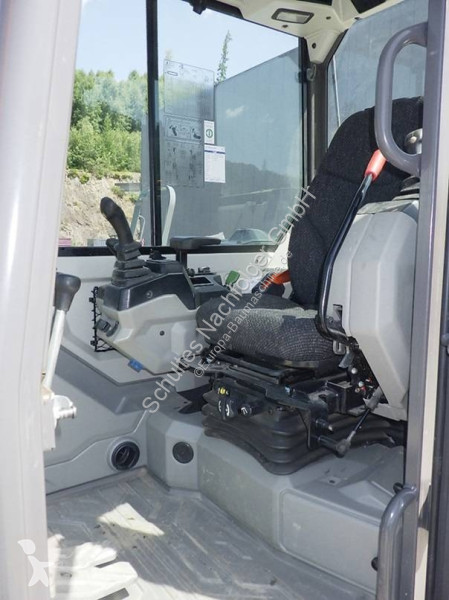 جرافة Volvo ECR F