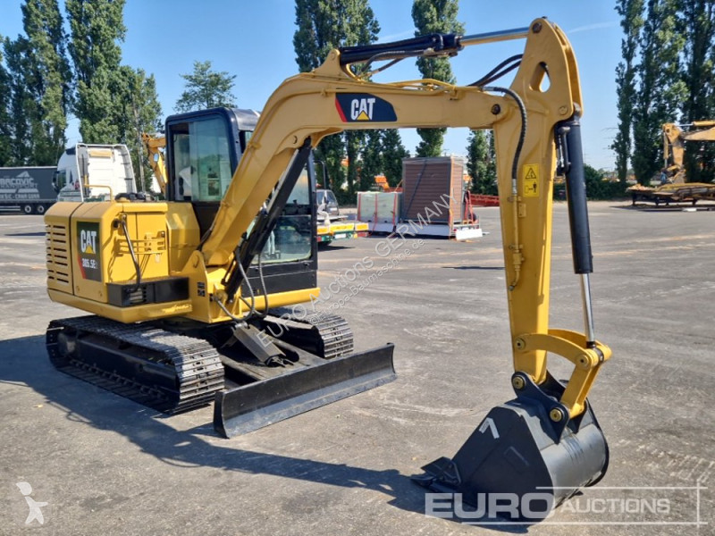 جرافة Caterpillar 305.5 E2
