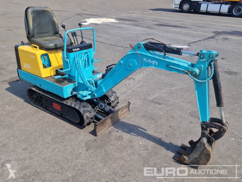 جرافة Kubota KH007