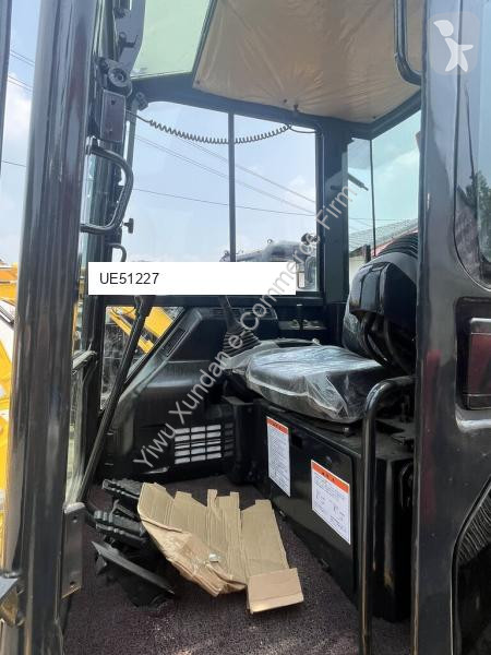Lopatový nakládač Komatsu