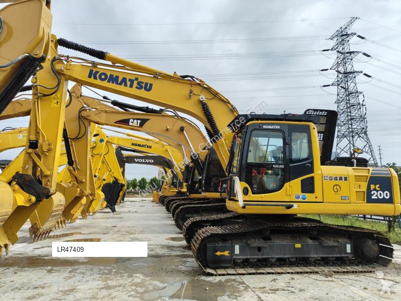 جرافة Komatsu 0-8