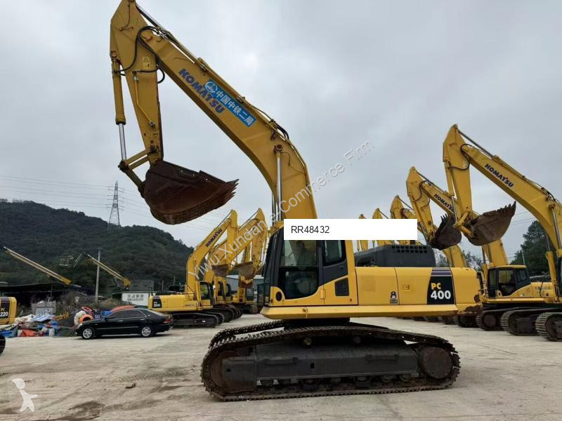 جرافة Komatsu 0-8R