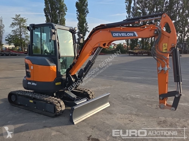 Excavadora Develon DX35Z-7