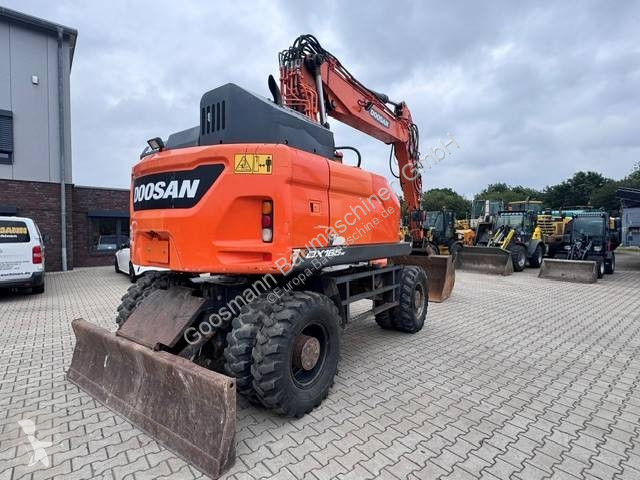 جرافة Doosan W-5