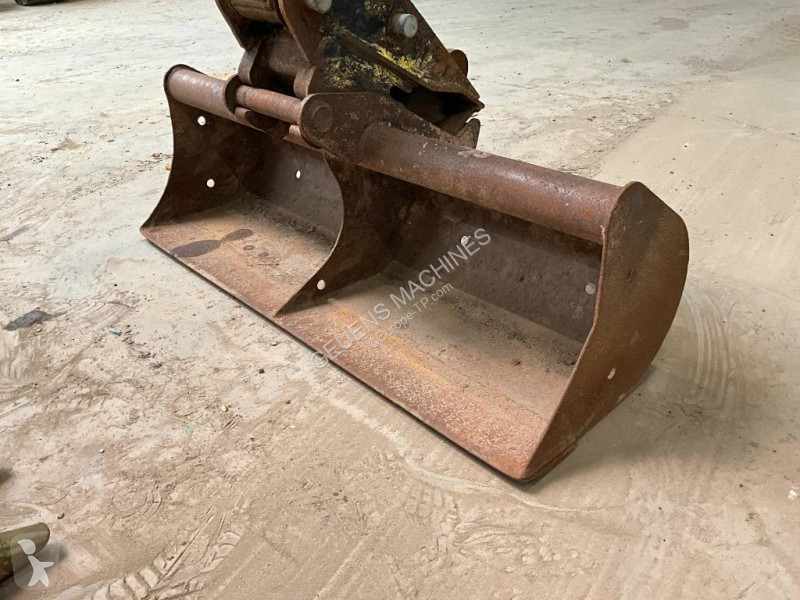 Lopatový nakládač Takeuchi 230