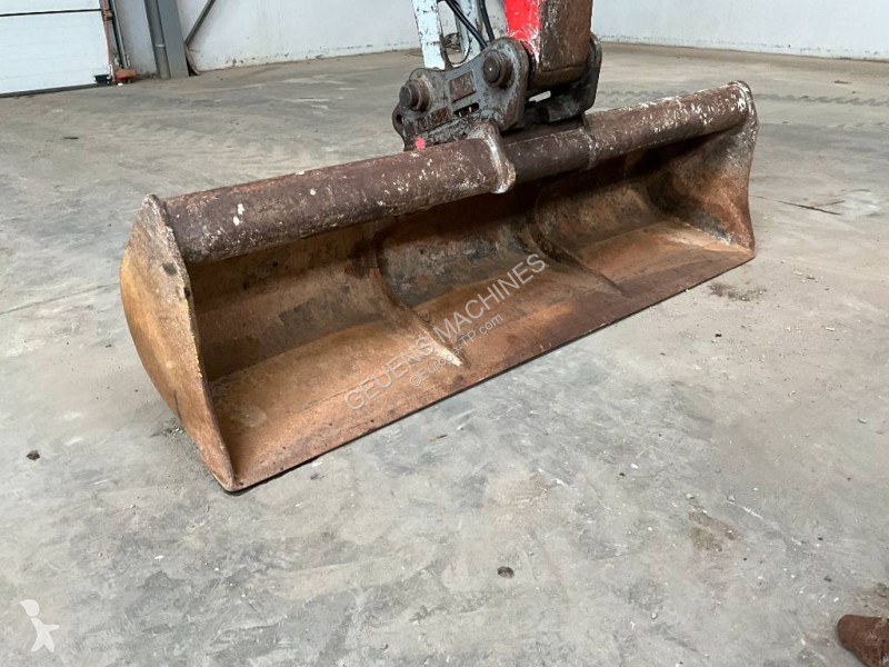 Lopatový nakládač Takeuchi 280