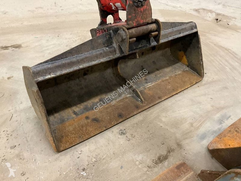 جرافة Komatsu R3