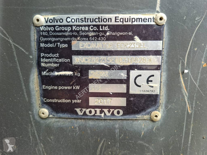 جرافة Volvo (+3 Buckets)