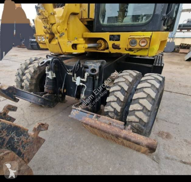 جرافة Komatsu PW 118 MR-11