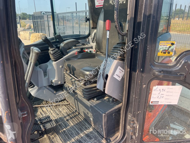 Lopatový nakládač Kubota  U48-4