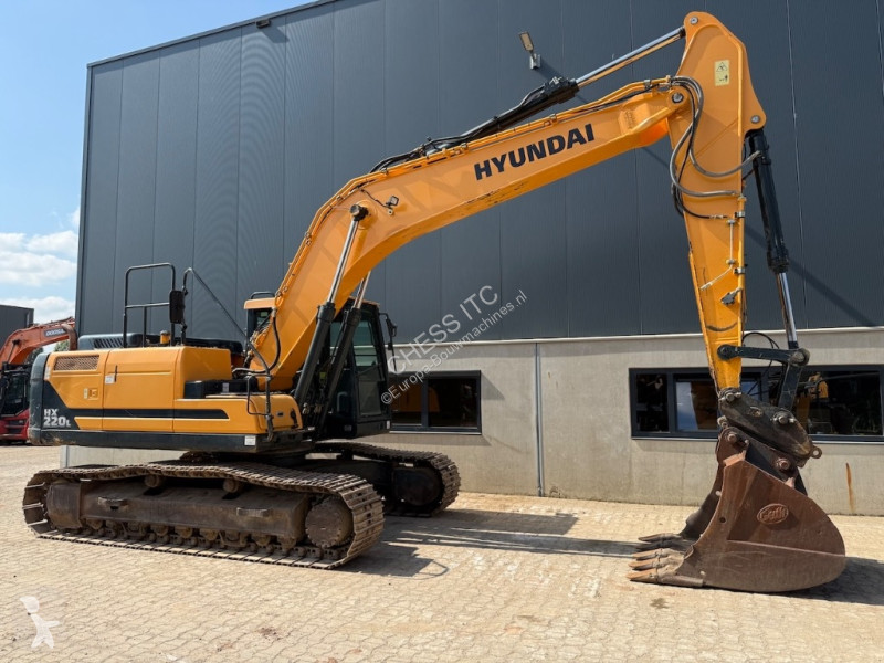 جرافة Hyundai HX 220 L - L - HX 220