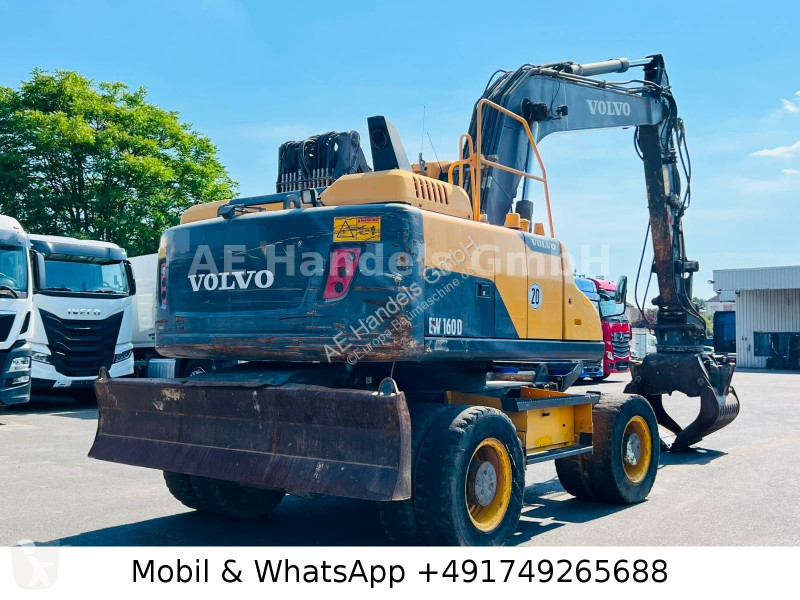 Rýpadlo Volvo...